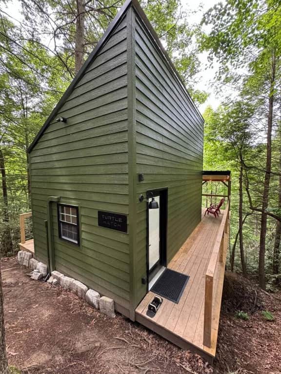 Turtle Hatch-TreeTop Cottage
